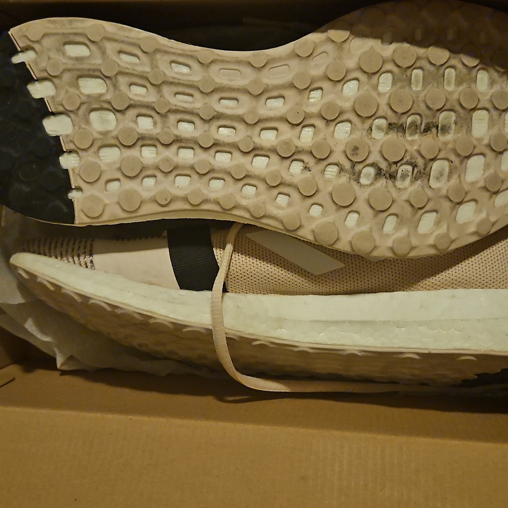 Adidas Senseboost Go size 9 - Picture 2 of 3